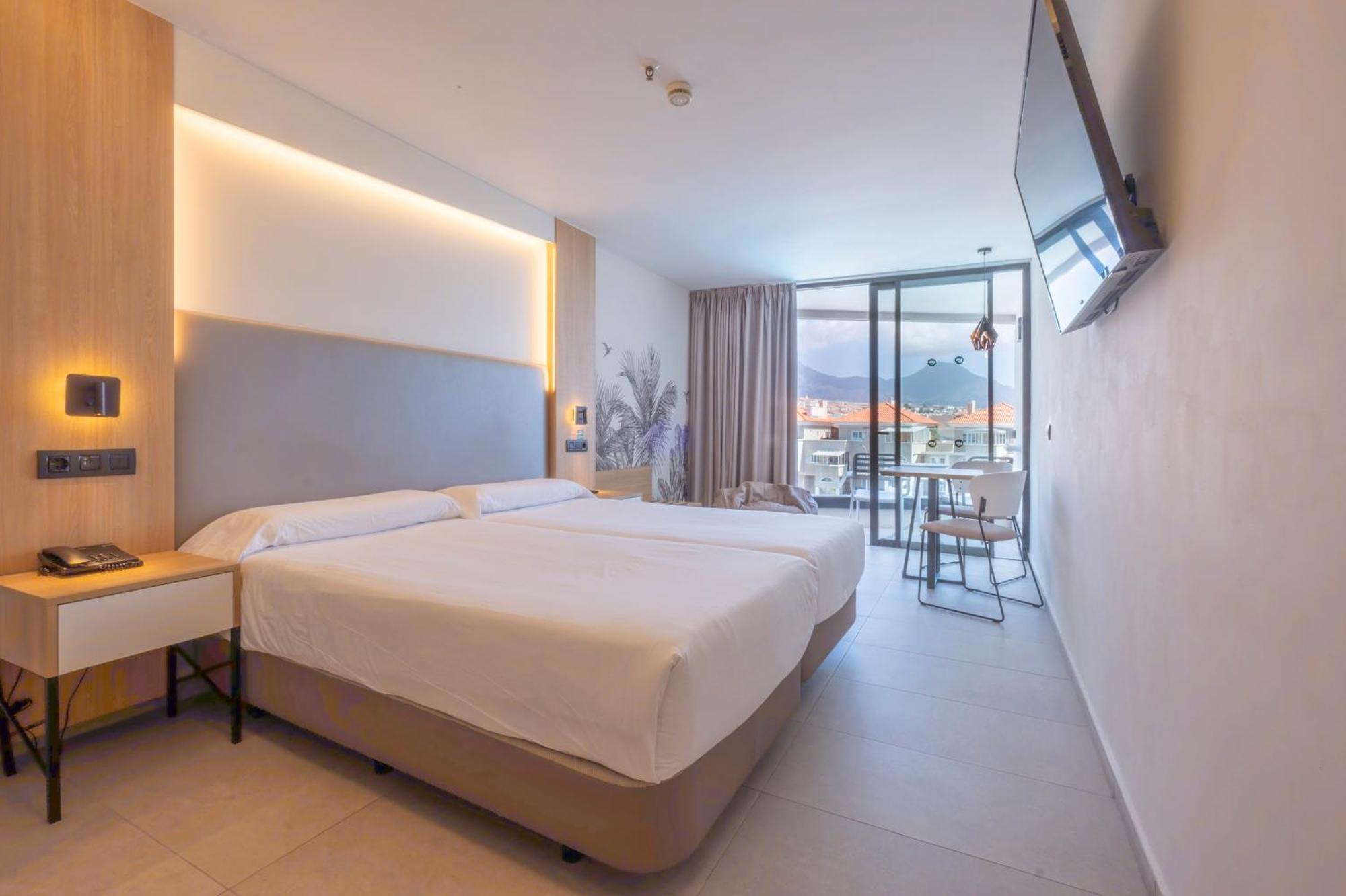 Hotel Mynd Adeje 4*