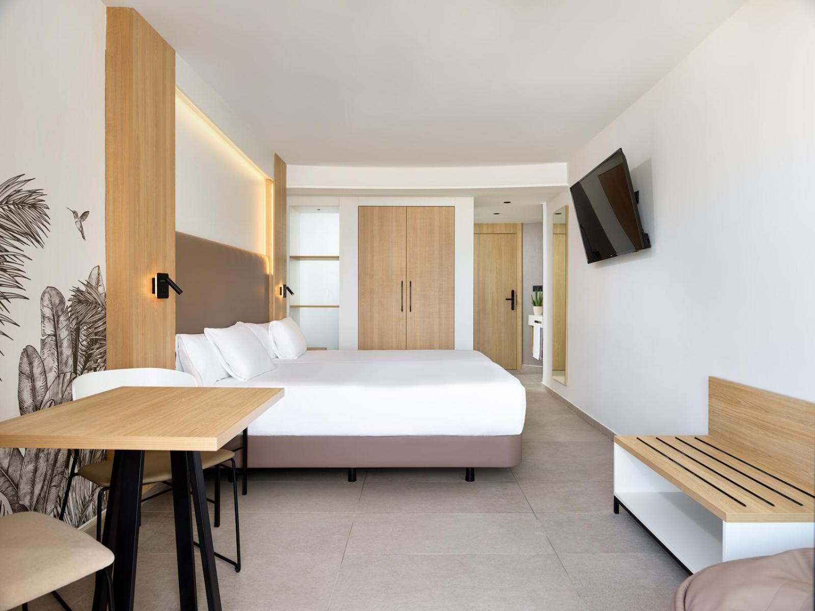 Hotel Mynd Adeje 4*